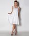 разкроена лятна рокля в бяло